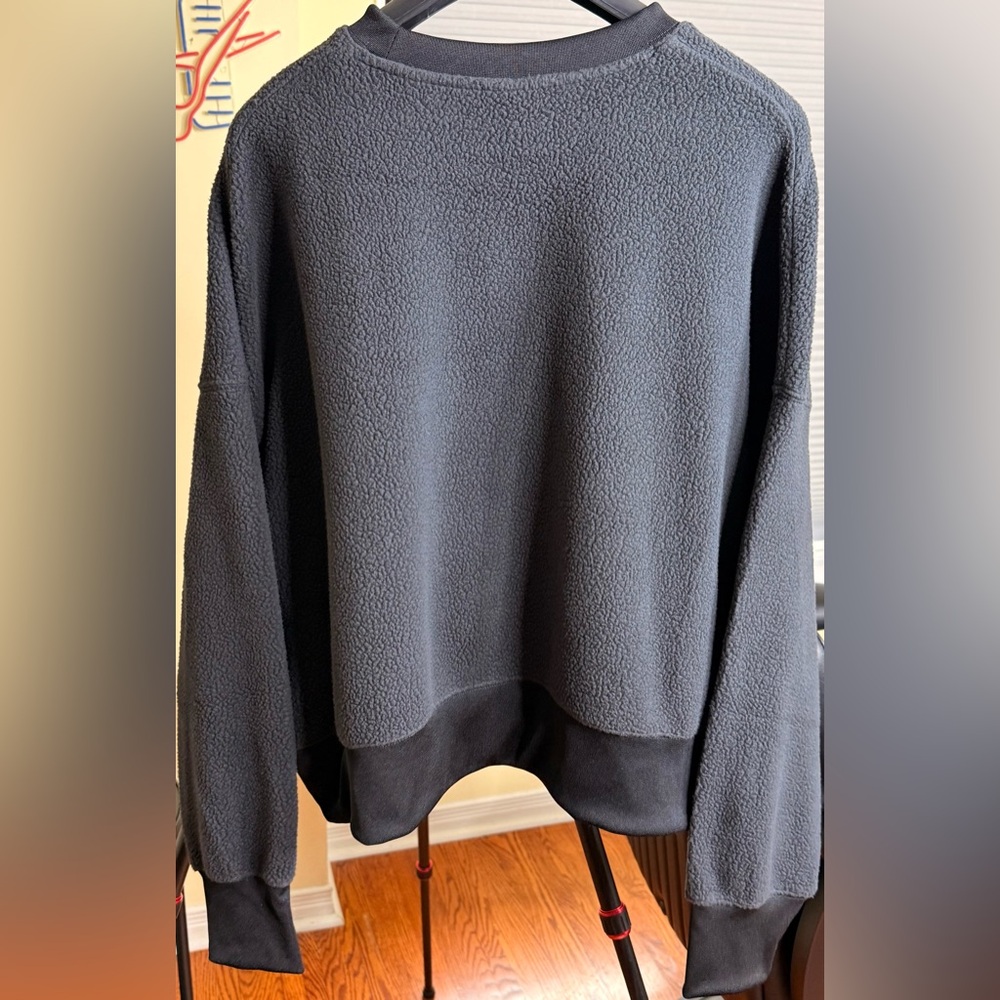 GORGEOUS NIKE CROPPED SWEATSHIRT !!! - Picture 3 of 7